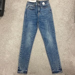Brand New - High Waist Judy Blue Jeans